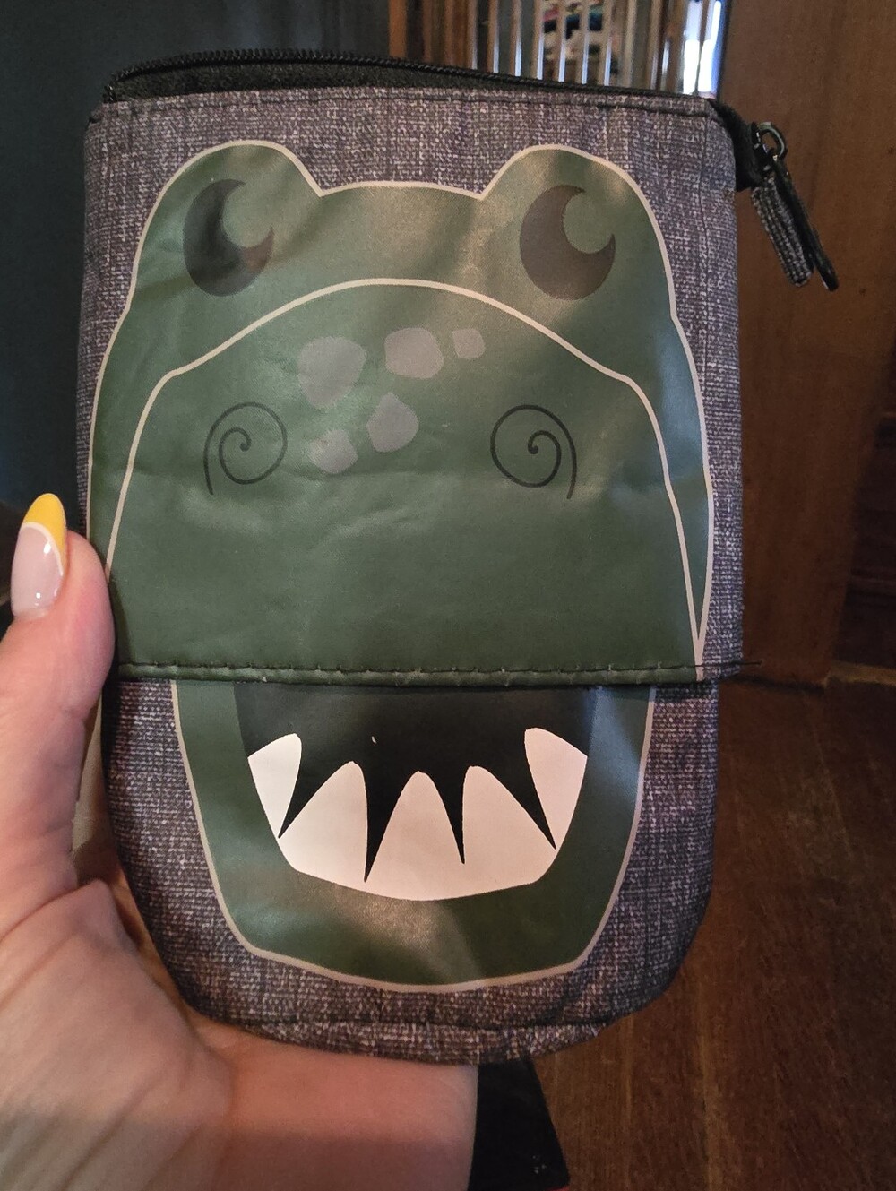 Thirty-one 31 Hide & Peek Pouch Retired Dino Chomp New/Unused